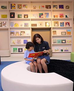 그림책방 전시물 이미지