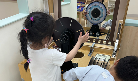 꼼지락 생생극장